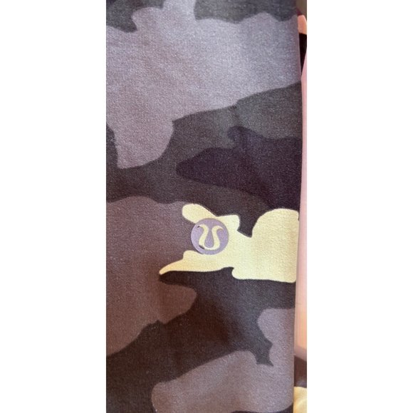 Lululemon Swift Speed High Rise Crop Leggings 21" Size 6 Camo Crispin Green - Picture 7 of 7